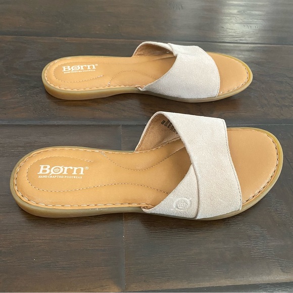 New with box Born cream and tan flat sandals women’s size 6 - Picture 1 of 9